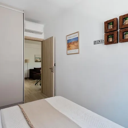 Apartment Modernpastel - Private Parking,near The Old Port